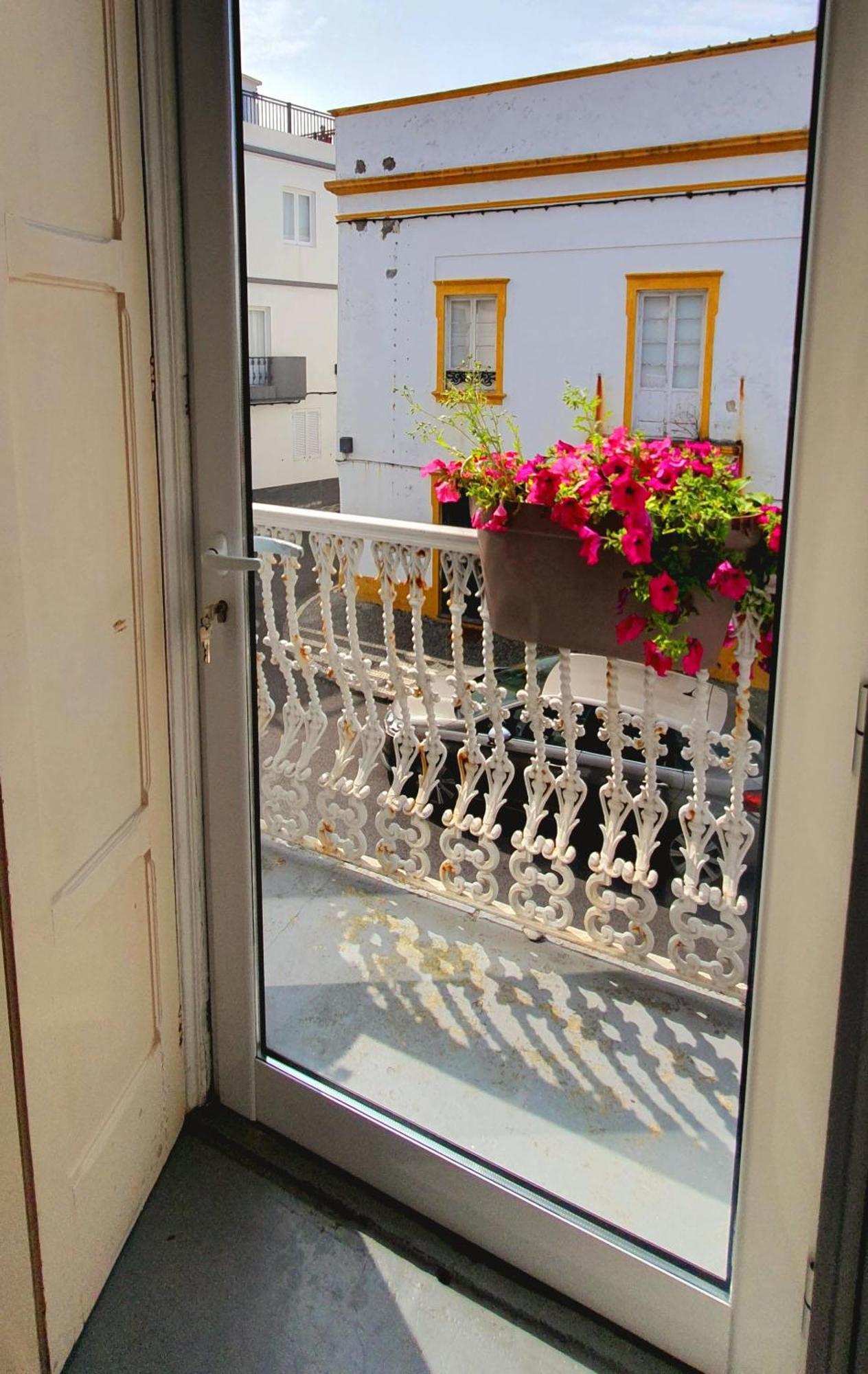 A-Tipica Guesthouse Ponta Delgada Exteriör bild